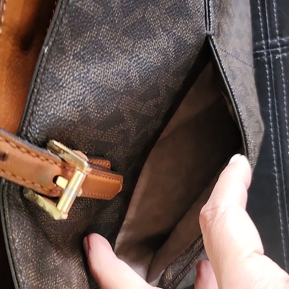 MICHAEL MICHAEL KORS VOYAGER MEDIUM LOGO TOTE BAG - Picture 5 of 13